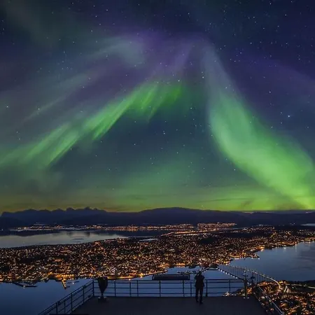 Cozy Arctic Aurora I Near The Arctic Cathedral 公寓 *